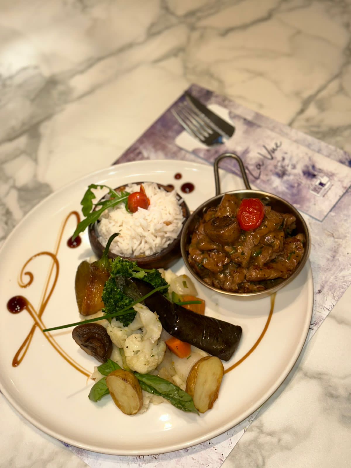 Emincé de Filet de Bœuf (À la Sauce Stroganoff)